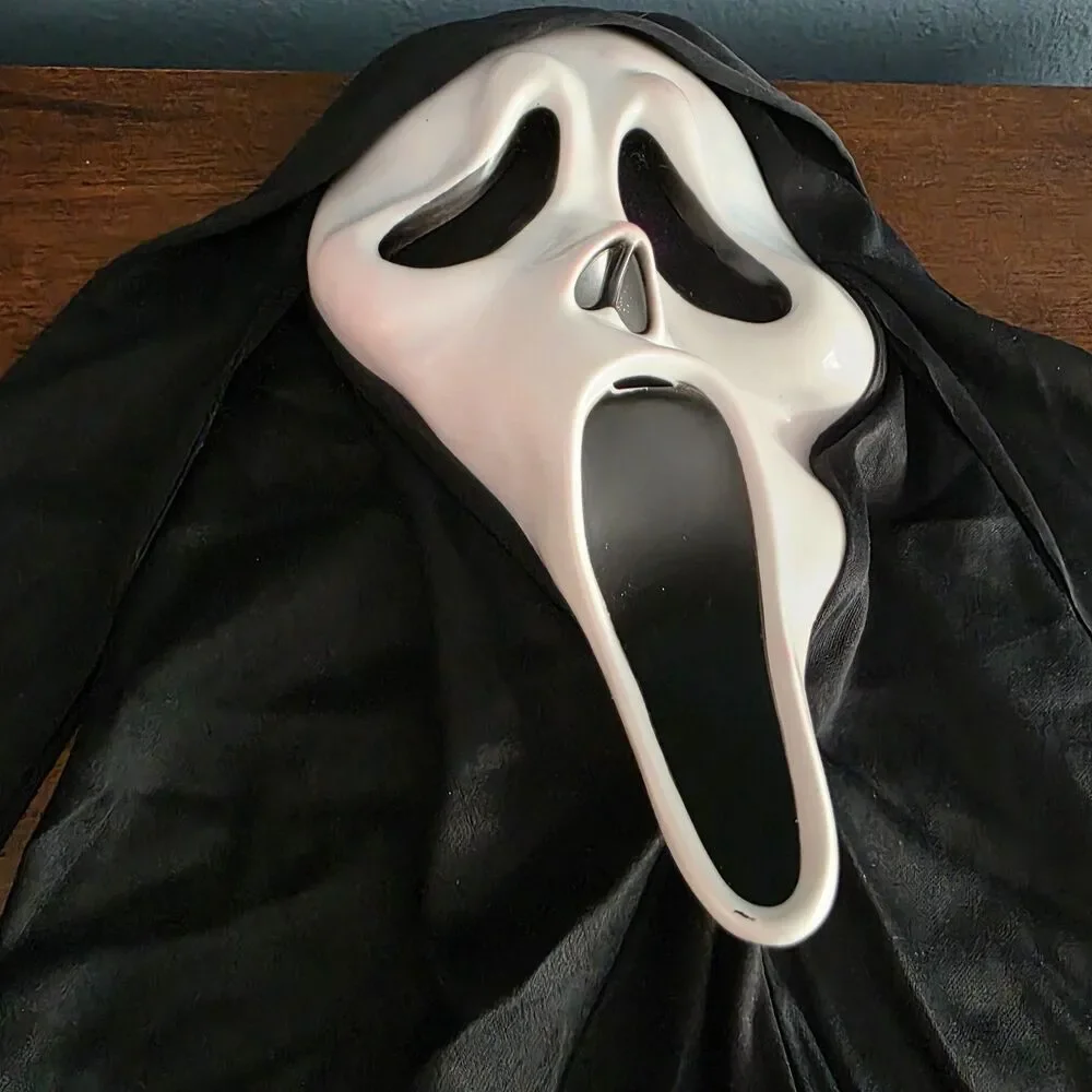 Scream Mask Ghost Face Fun World Div Fantastic Faces 2011 READ